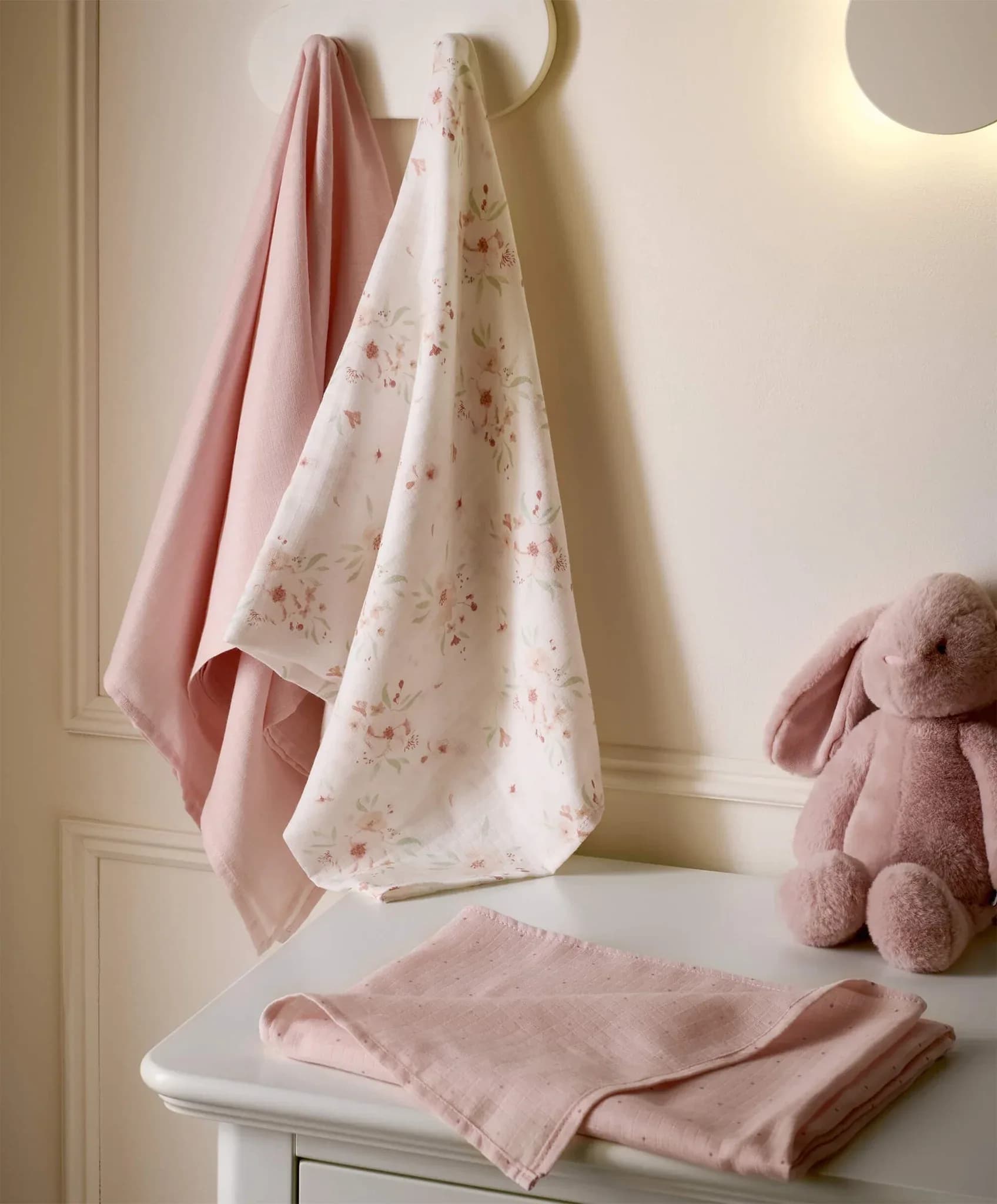 3 LARGE MUSLIN SQUARES 3
