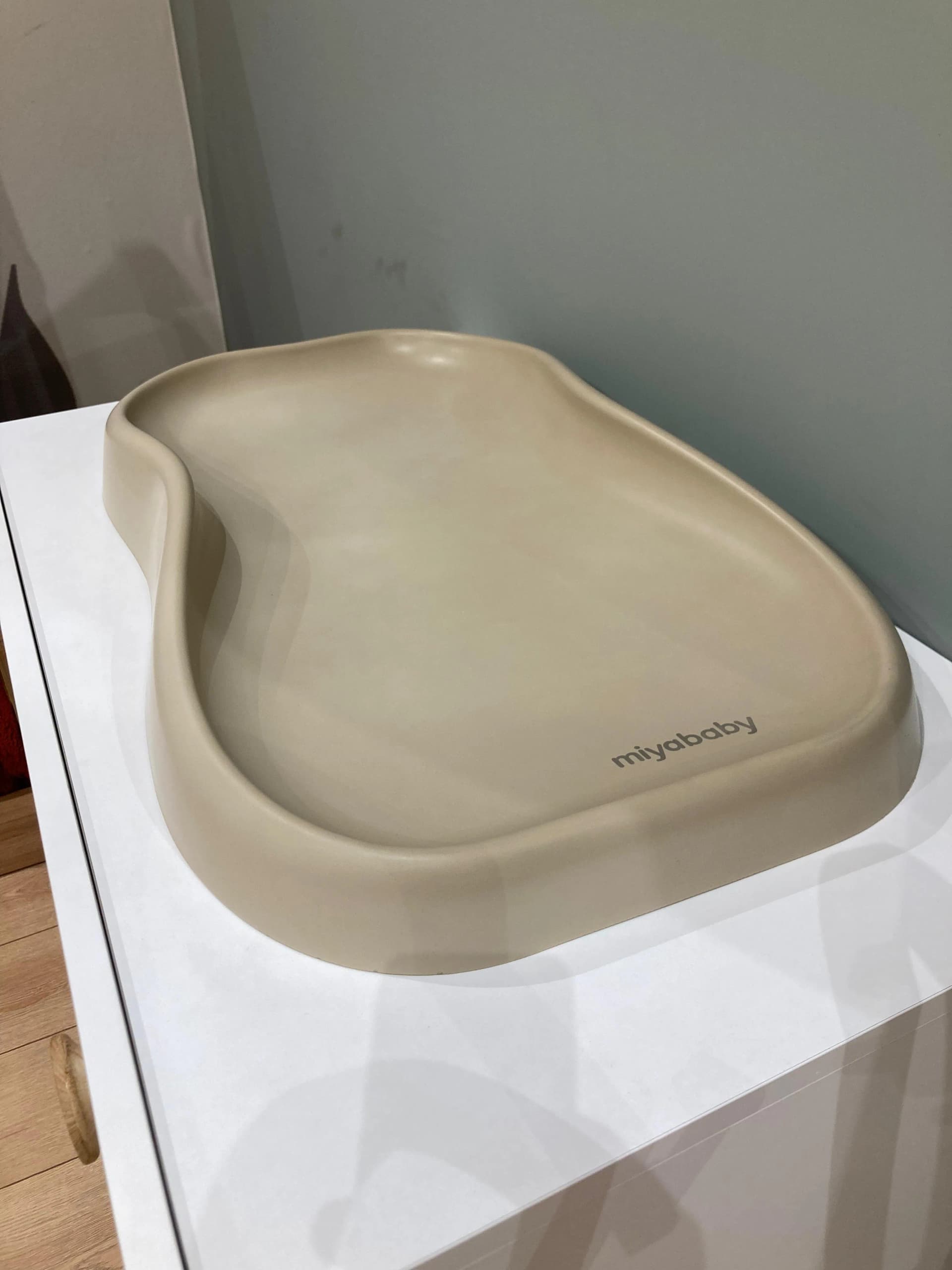 ROUNDED CHANGING SURFACE 4