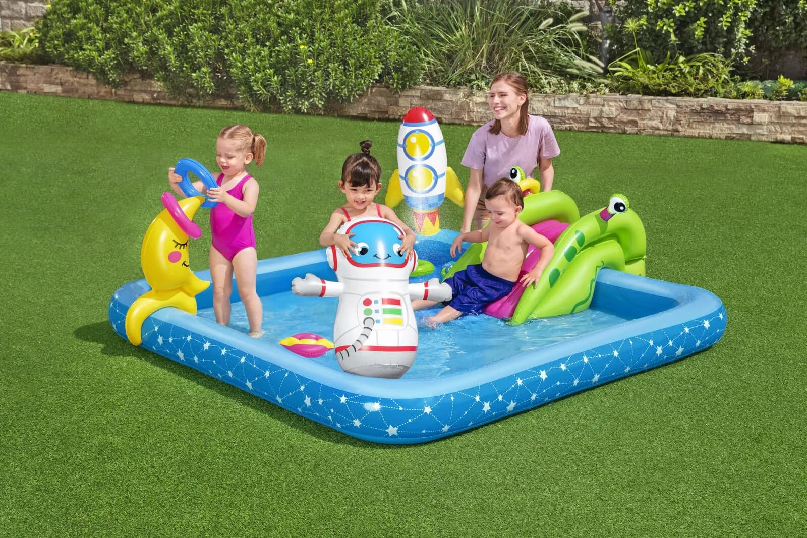 بركة سباحة Space Center 2